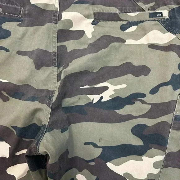 Oakley Camouflage  Shorts Size 38 - Picture 5 of 5